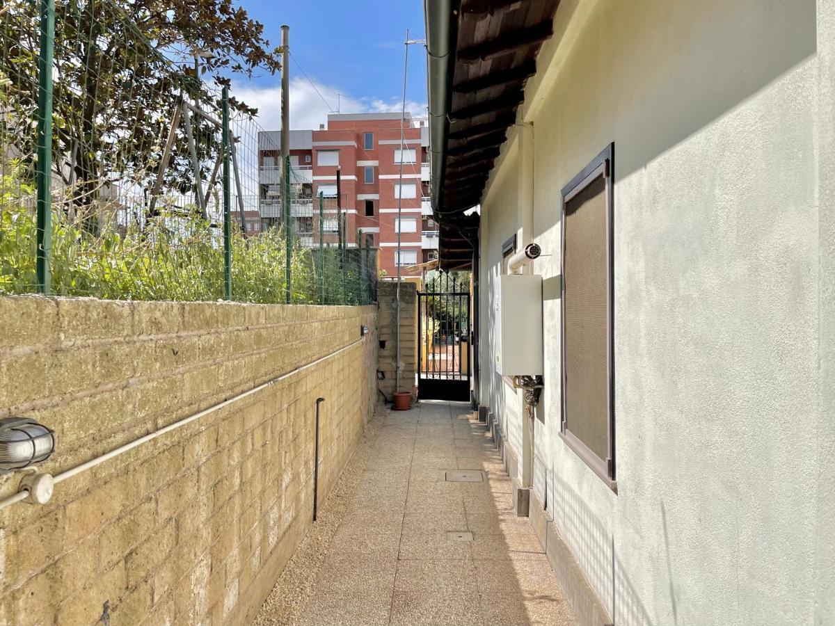 Villa Independent House With Private Patio In Rom Exterior foto
